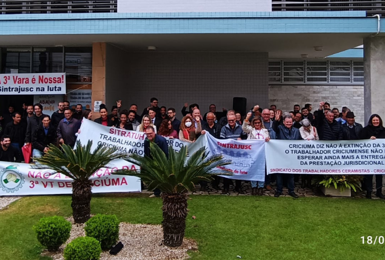 Câmara de Criciuma(SC) aprova moçao de protesto contra a transferência da 3ª Vara do Trabalho.