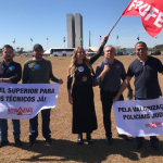 Servidores realizam ato em frente ao CJF no primeiro dia da jornada de mobilização na capital federal