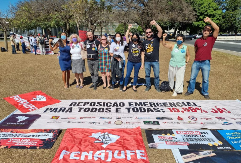 Presidente do TCU envia projeto de reajuste salarial de 13,5% para servidores. O que falta para Fux fazer o mesmo?