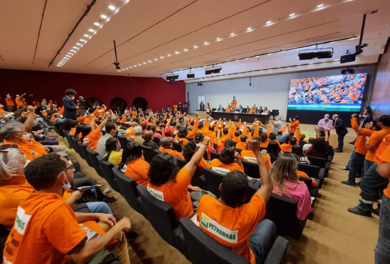 Fenajufe participa de ato em defesa da Petrobrás e intensifica visita a parlamentares na defesa do NS, da recomposição salarial e contra a desjudicialização