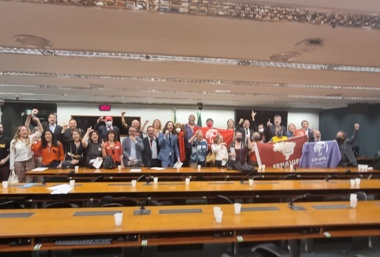 Ato por liberdades democráticas e eleições livres lota plenário na Câmara dos Deputados