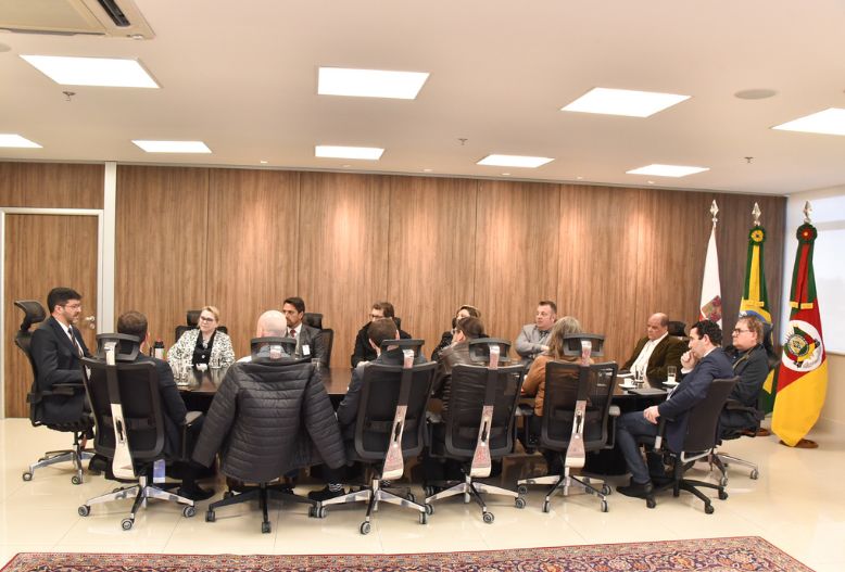 Em reunião do Fidejust, presidente do TRT4 afirma que “não é interesse da administração implementar residência jurídica” e anuncia nomeação de 200 servidores em 2023