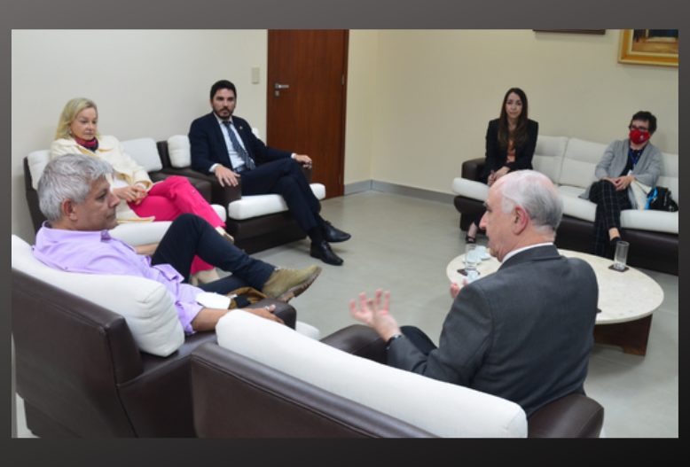 Em reunião com Sintrajufe/RS, presidente do TRE-RS defendeu valorização de servidores e servidoras