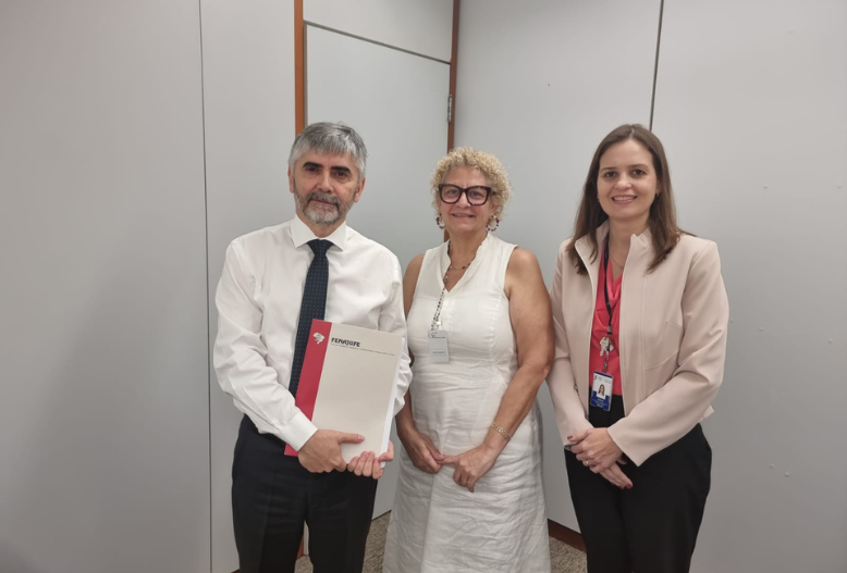 No CSJT Fenajufe entrega pauta da categoria e defende pagamento de passivos em dezembro