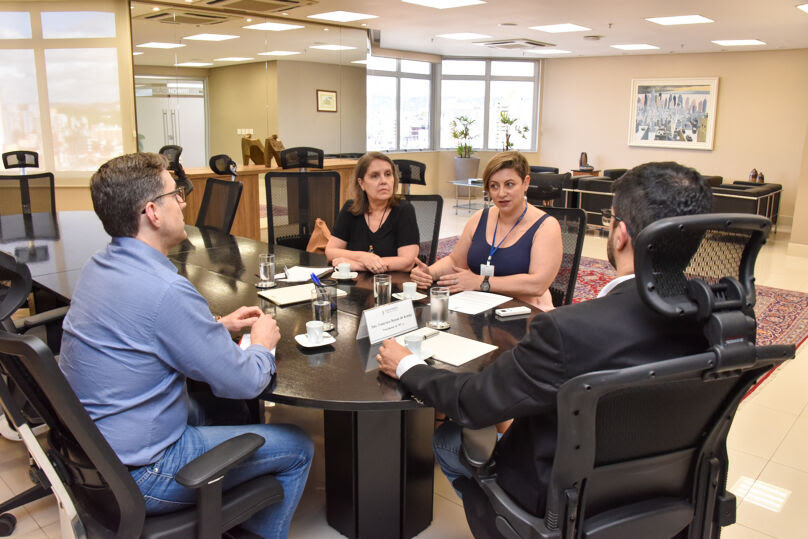 Sintrajufe/RS cobra TRT4 por solução para quadro reduzido de oficiais e oficialas de justiça