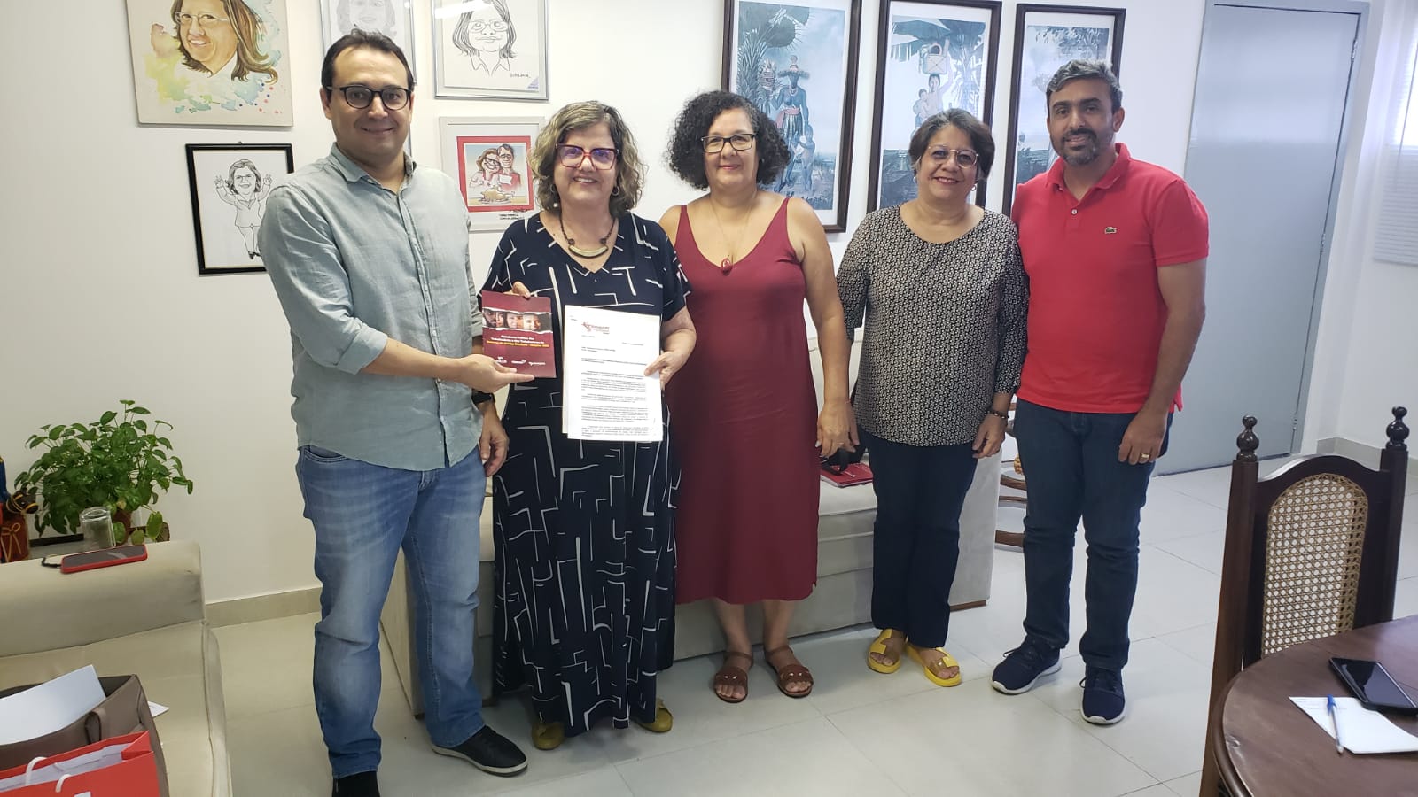 Sintrajuf-PE é recebido pela senadora Teresa Leitão e estabelece canal de diálogo