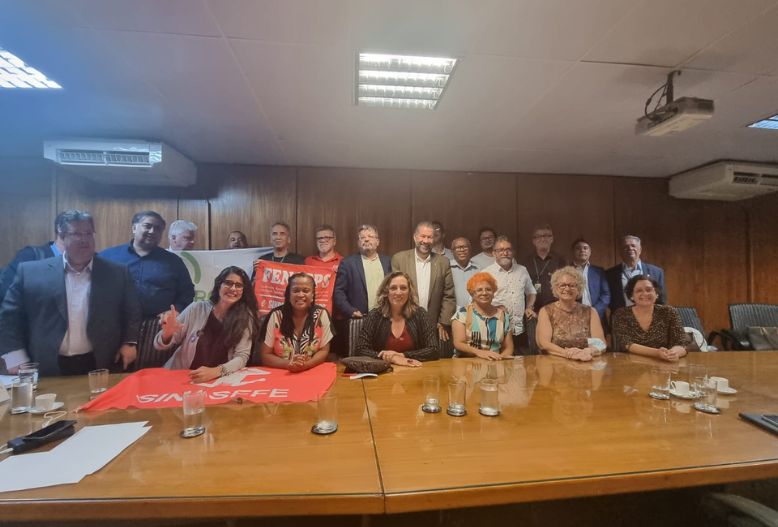 Ministro da Previdência,Carlos Lupi,recebe conjunto de servidores públicos na terça-feira (31)