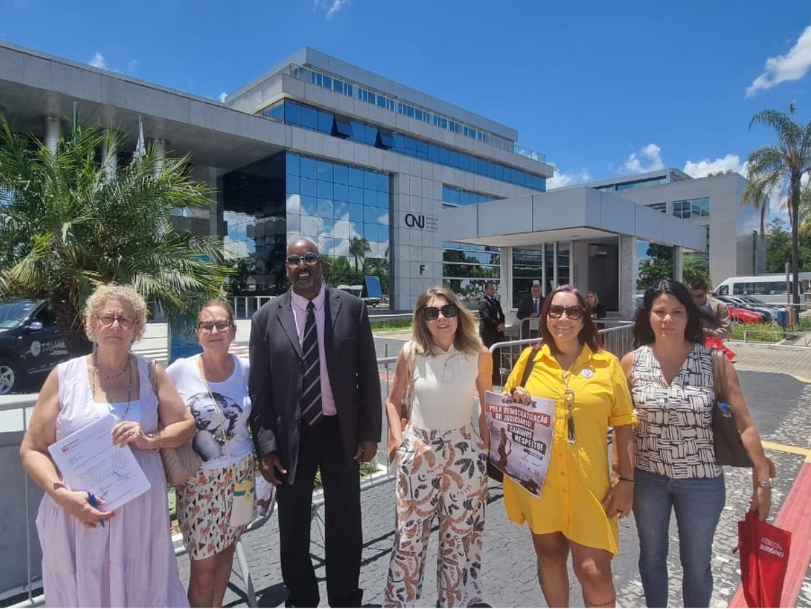 Sisejufe participa de ato público pela democratização do Judiciário, cobra diálogo do CNJ com servidores e pede a suspensão da resolução sobre o teletrabalho