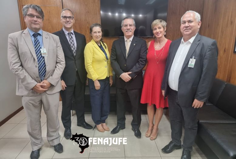 Com diretor-geral do Superior Tribunal Militar, Fenajufe discute e pede atenção para pauta dos servidores do PJU