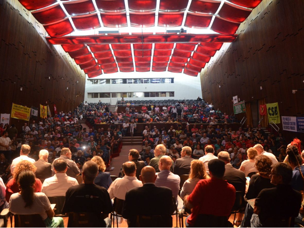 “Trabalho escravo é um tiro no peito do Brasil”, afirma ministro Luiz Marinho no RS; sindicalistas cobram revogação da reforma trabalhista