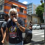 Trabalhadores (as) vestem preto, gritam por respeito e queimam simbolicamente a Resolução 481 do CNJ durante ato em frente ao TRT5 em Salvador