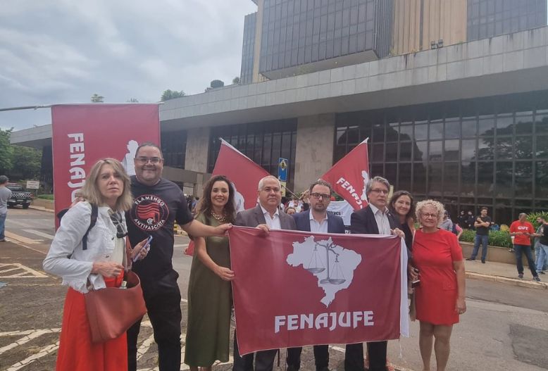 Fenajufe participa de ato contra a taxa de juros na terça-feira em Brasília