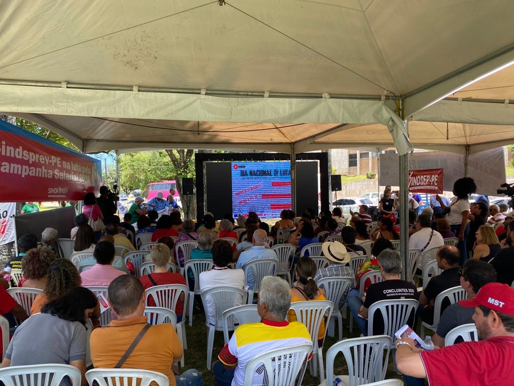 Sintrajuf-PE participa de ato do Dia Nacional de Luta em Defesa do Serviço Público