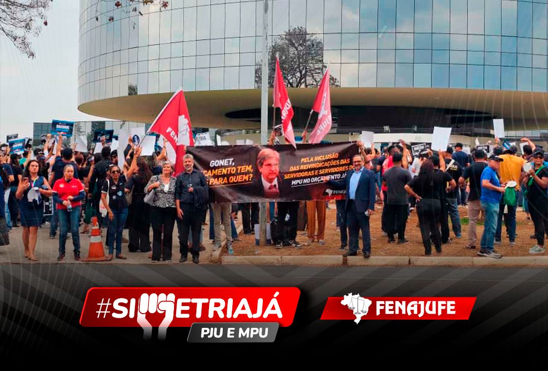 Servidores se unem em ato na PGR pela igualdade de direitos entre o PJU e MPU