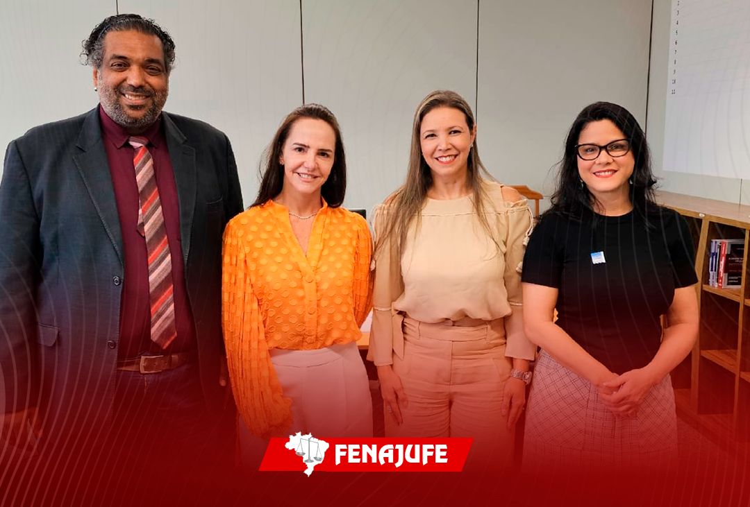 Em reunião no TSE, Fenajufe trata de terceirização e fechamento do cadastro eleitoral para as eleições de 2026