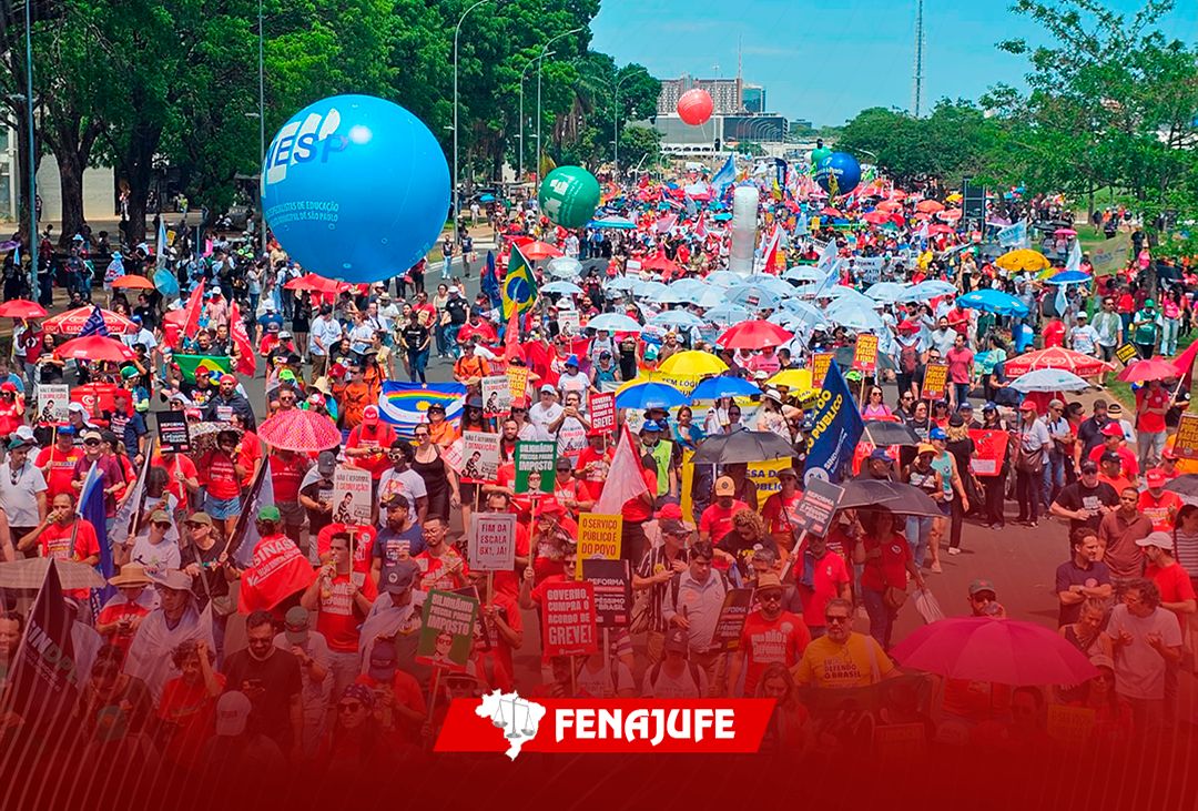 Marcha dos servidores lota as ruas da capital federal em rejeição à reforma administrativa